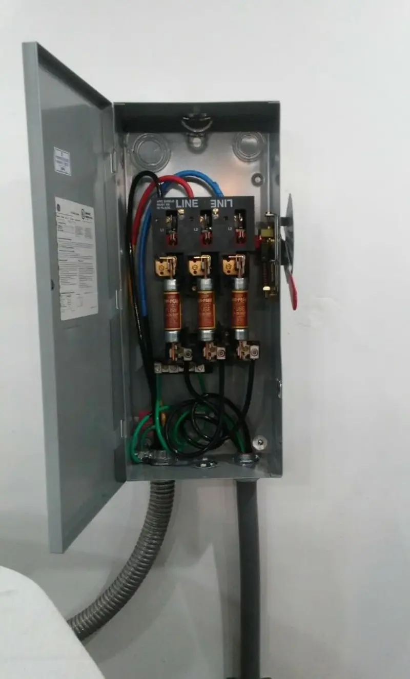 Three-phase disconnect switch installed for Smoke Detector Installation in Mount Prospect